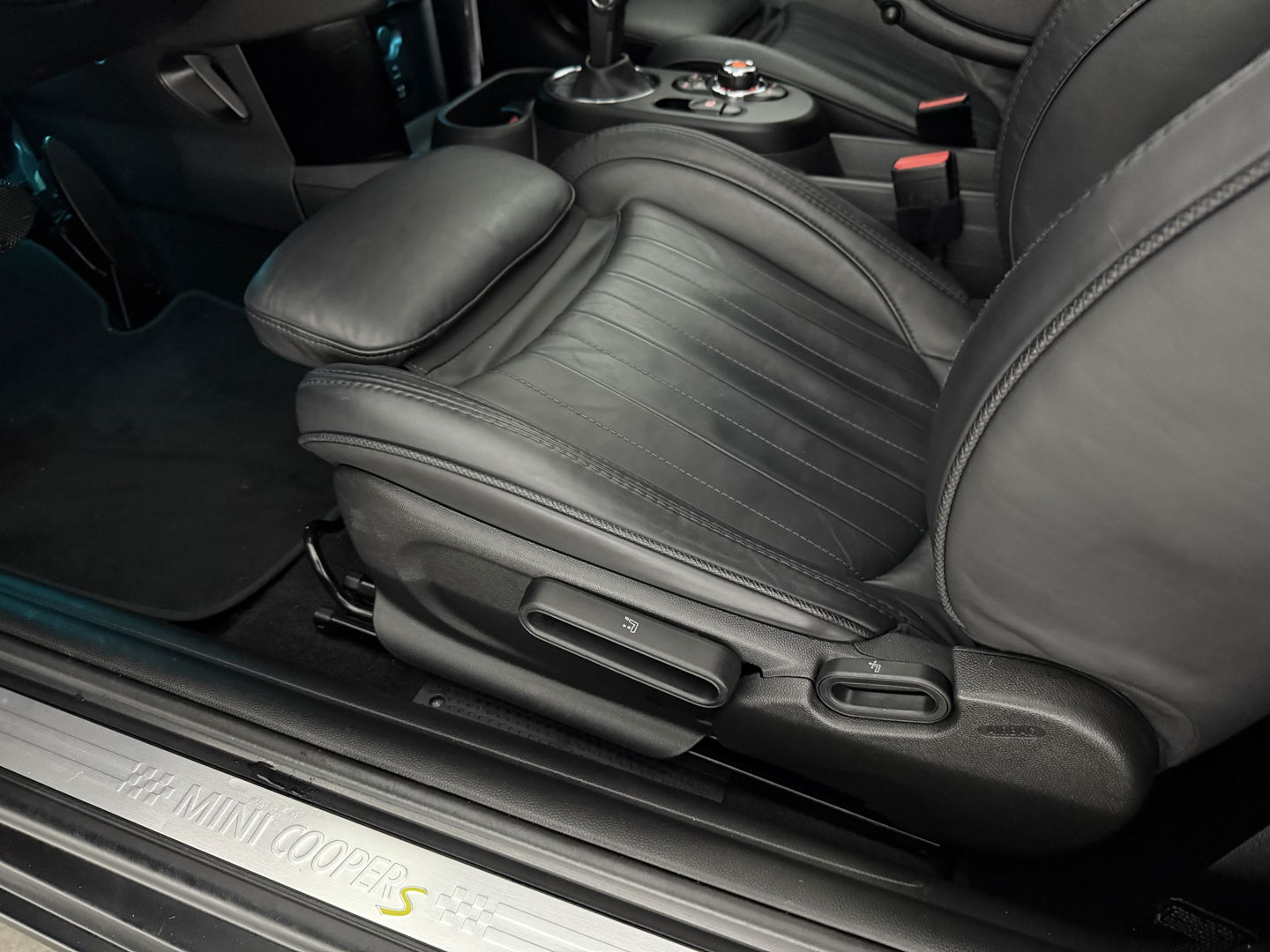 MINI Cooper Yours 33 kWh | SOH 92% | Pano | H/K | Sfeer | HuD | Virtual | Camera | Carplay | Stoelverw. | Keyless |  NAP