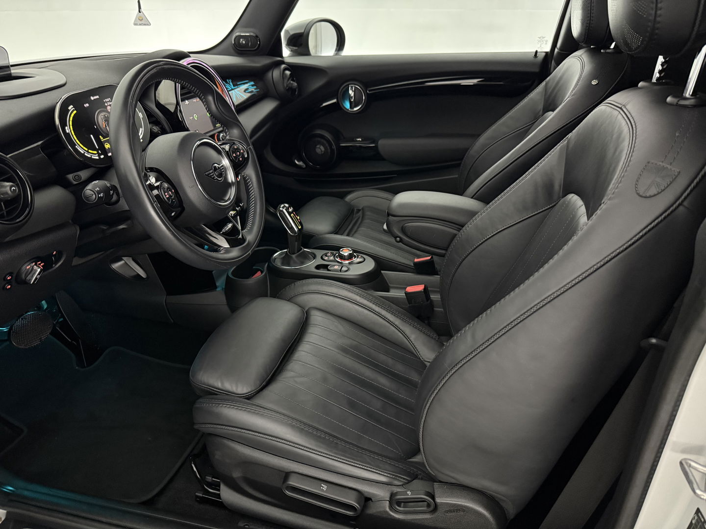 MINI Cooper Yours 33 kWh | SOH 92% | Pano | H/K | Sfeer | HuD | Virtual | Camera | Carplay | Stoelverw. | Keyless |  NAP