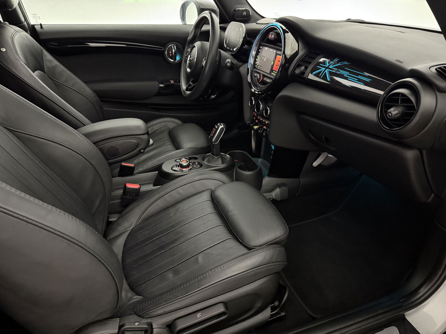 MINI Cooper Yours 33 kWh | SOH 92% | Pano | H/K | Sfeer | HuD | Virtual | Camera | Carplay | Stoelverw. | Keyless |  NAP