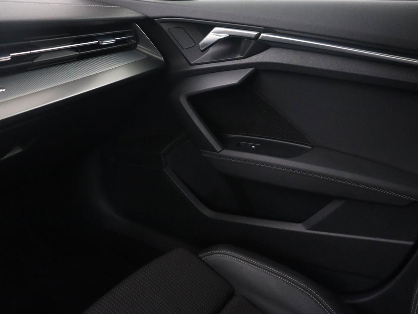 Audi A3 35 TFSI S edition | Carplay | Sportstoelen | Full LED | Navigatie | Half leder | Virtual Cockpit | Climate control | Parkeerhulp | Cruise control | Bluetooth | DAB | Sportstuur