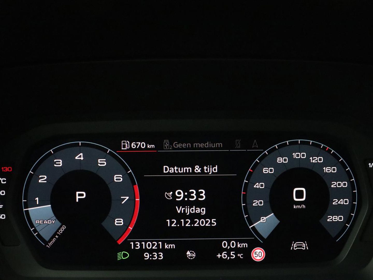 Audi A3 35 TFSI S edition | Carplay | Sportstoelen | Full LED | Navigatie | Half leder | Virtual Cockpit | Climate control | Parkeerhulp | Cruise control | Bluetooth | DAB | Sportstuur