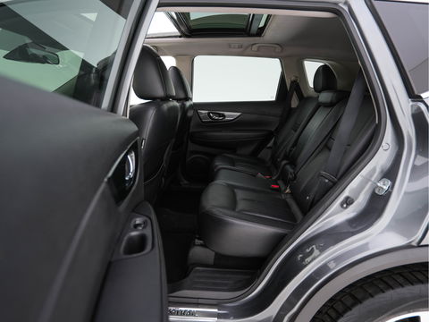 Nissan X-Trail 1.6 dCi Tekna (INCL-BTW) Aut. *PANO | LUXURY-LEATHER | FULL-LED | TOP-VIEW | JBL-AUDIO | BLINDSPOT | KEYLESS | HEATED-COMFORTSEATS | NAVI-FULLMAP | CARPLAY | PRIVACY-GLASS | 19''ALU*