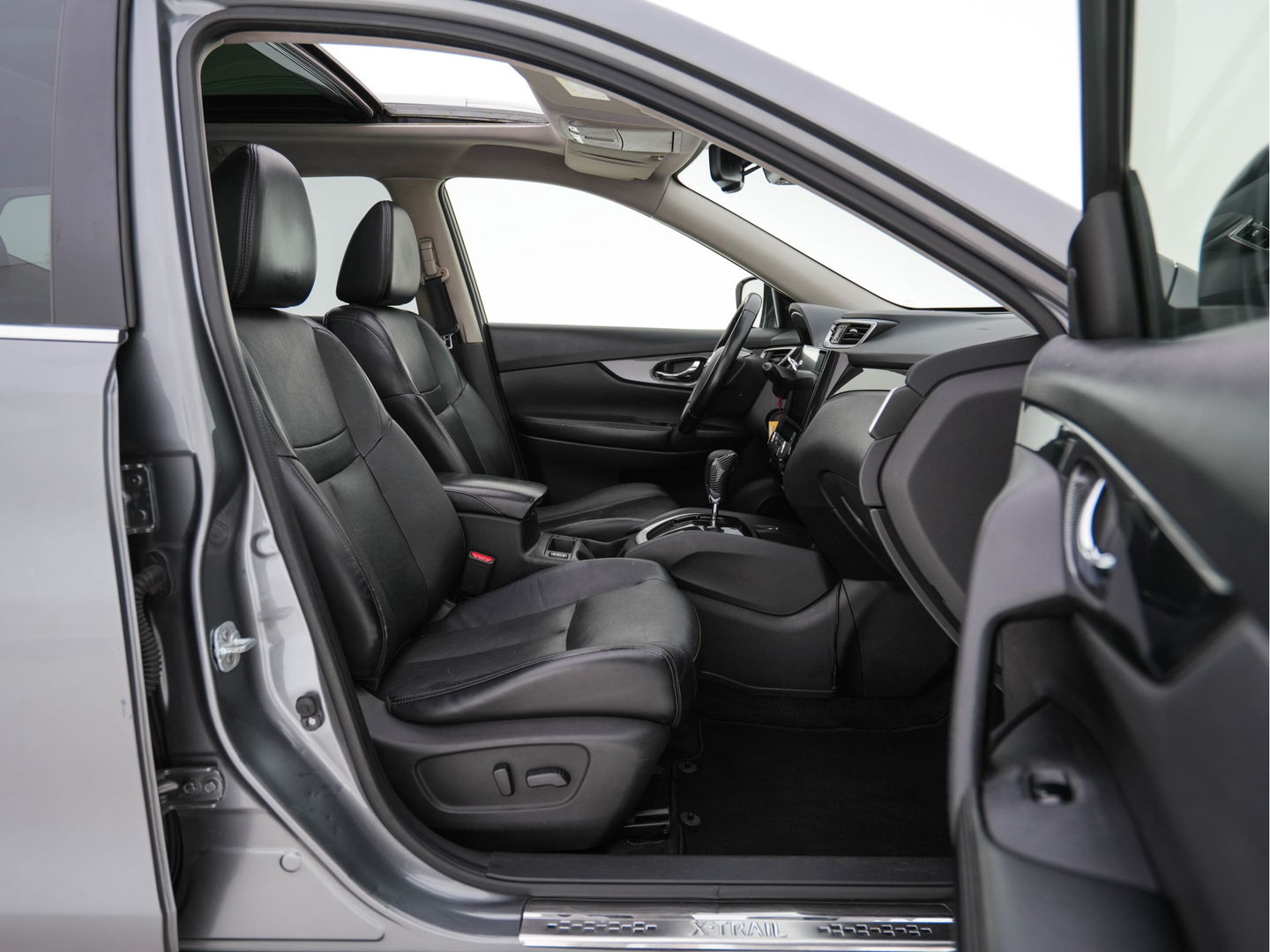 Nissan X-Trail 1.6 dCi Tekna (INCL-BTW) Aut. *PANO | LUXURY-LEATHER | FULL-LED | TOP-VIEW | JBL-AUDIO | BLINDSPOT | KEYLESS | HEATED-COMFORTSEATS | NAVI-FULLMAP | CARPLAY | PRIVACY-GLASS | 19''ALU*