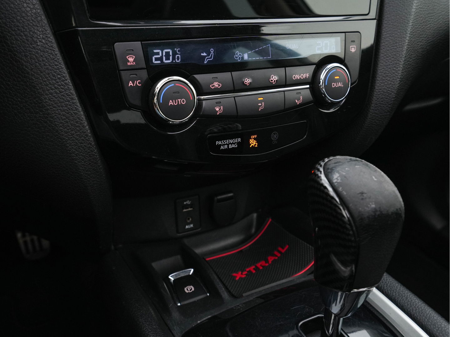 Nissan X-Trail 1.6 dCi Tekna (INCL-BTW) Aut. *PANO | LUXURY-LEATHER | FULL-LED | TOP-VIEW | JBL-AUDIO | BLINDSPOT | KEYLESS | HEATED-COMFORTSEATS | NAVI-FULLMAP | CARPLAY | PRIVACY-GLASS | 19''ALU*