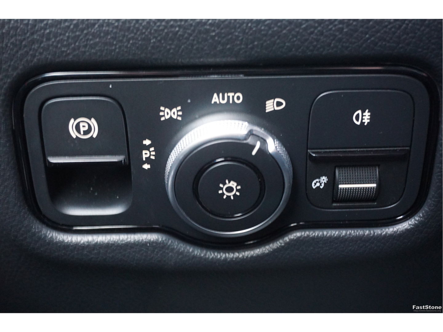 Mercedes-Benz Vito 116 CDI Lang AUT BPM VRIJ!! 10.25" MBUX, Distronic, 360° Cam, Trekhaak, Adap. LED!! NR. G01*