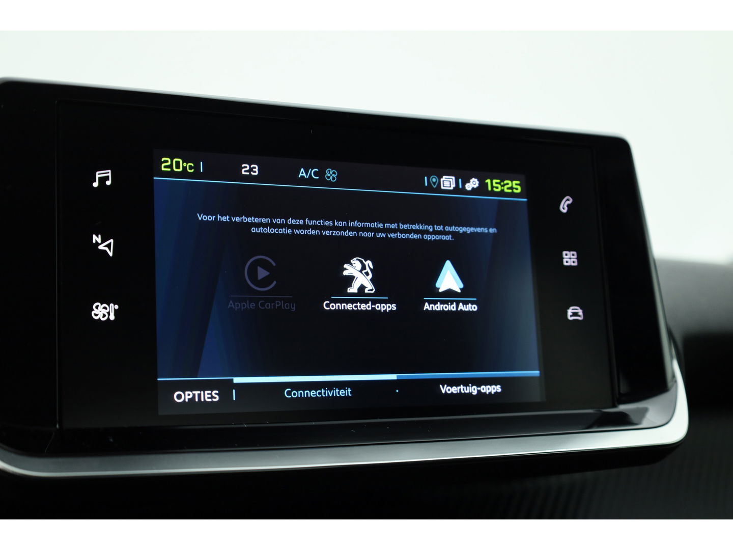 Peugeot e-2008 EV Active 50 kWh | Navi | Apple CarPlay | Cruise | LED | Clima | All Seasons