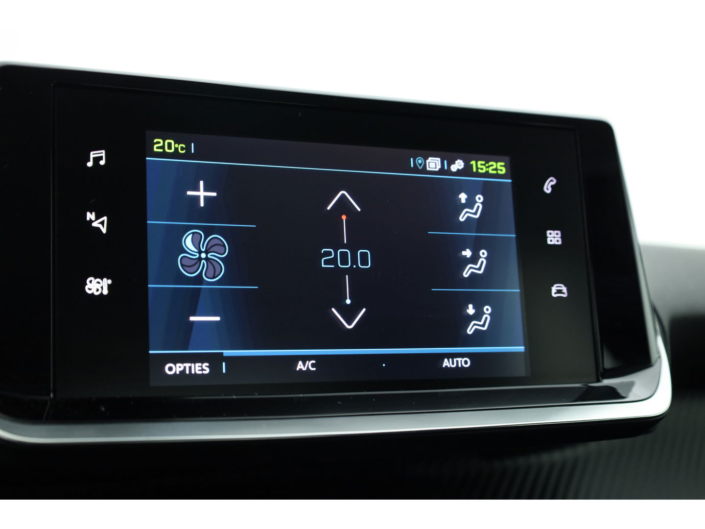 Peugeot e-2008 EV Active 50 kWh | Navi | Apple CarPlay | Cruise | LED | Clima | All Seasons