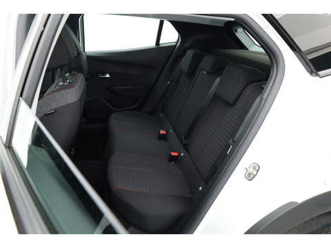 Peugeot e-2008 EV Active 50 kWh | Navi | Apple CarPlay | Cruise | LED | Clima | All Seasons