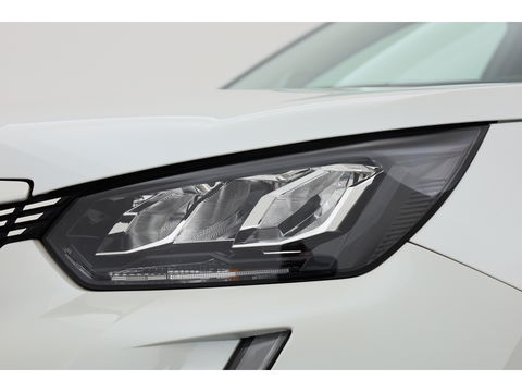 Peugeot e-2008 EV Active 50 kWh | Navi | Apple CarPlay | Cruise | LED | Clima | All Seasons