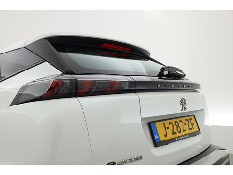 Peugeot e-2008 EV Active 50 kWh | Navi | Apple CarPlay | Cruise | LED | Clima | All Seasons