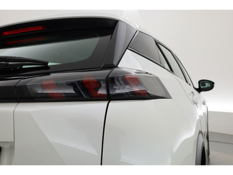 Peugeot e-2008 EV Active 50 kWh | Navi | Apple CarPlay | Cruise | LED | Clima | All Seasons