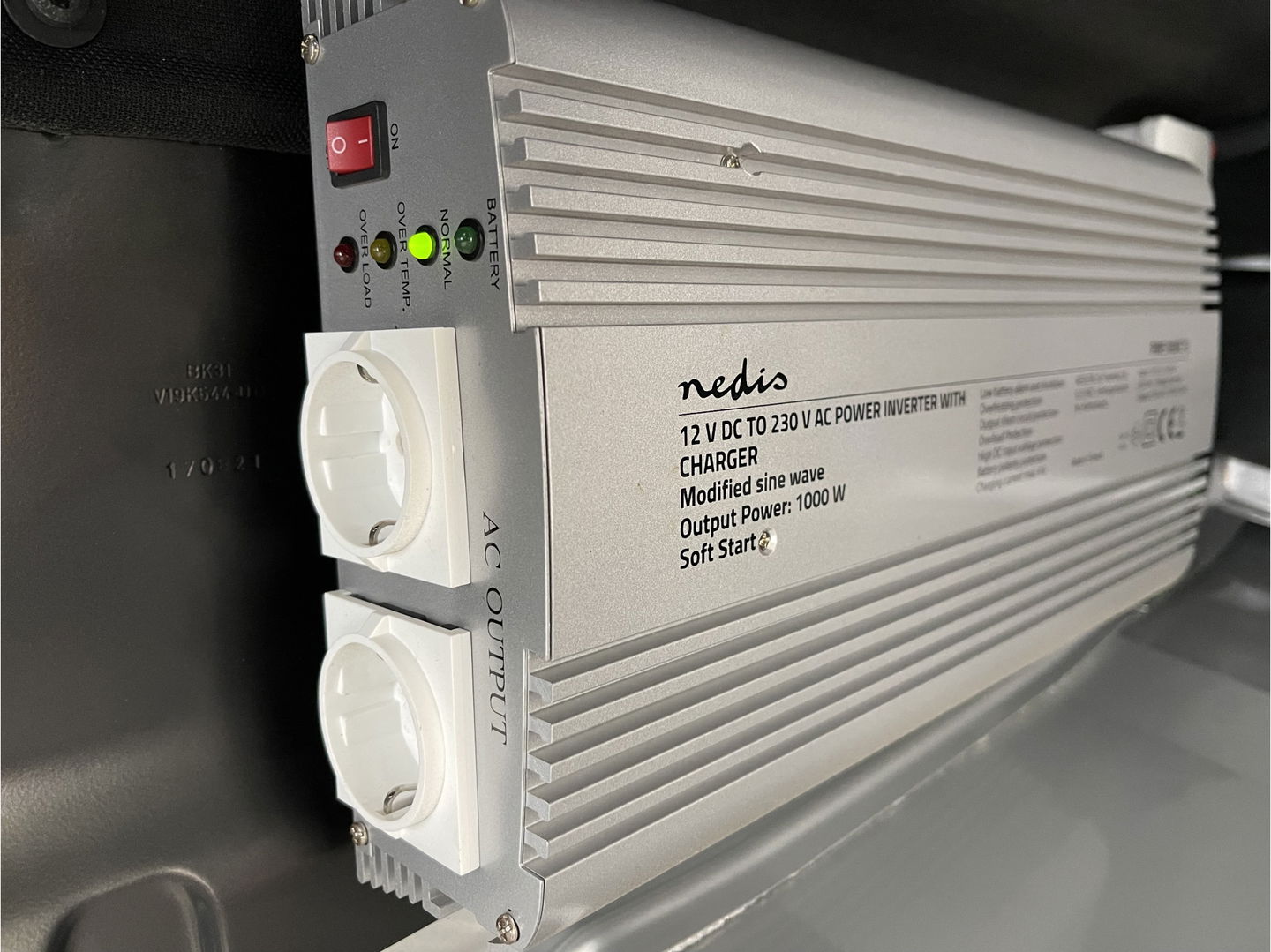 Ford Transit 310 2.0 TDCI 130pk / L3H2 Trend / volledig ingerichte Sortimo laadruimte met omvormer / vaste prijs rijklaar € 19.950 ex btw / lease vanaf € 336 / trekhaak / camera / airco / cruise / navi