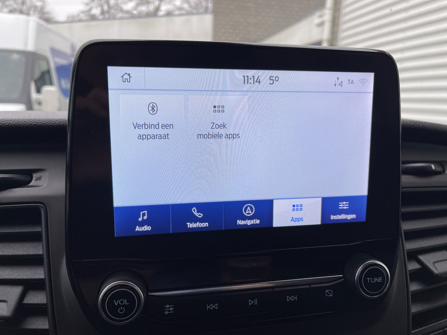 Ford Transit 310 2.0 TDCI 130pk / L3H2 Trend / volledig ingerichte Sortimo laadruimte met omvormer / vaste prijs rijklaar € 19.950 ex btw / lease vanaf € 336 / trekhaak / camera / airco / cruise / navi