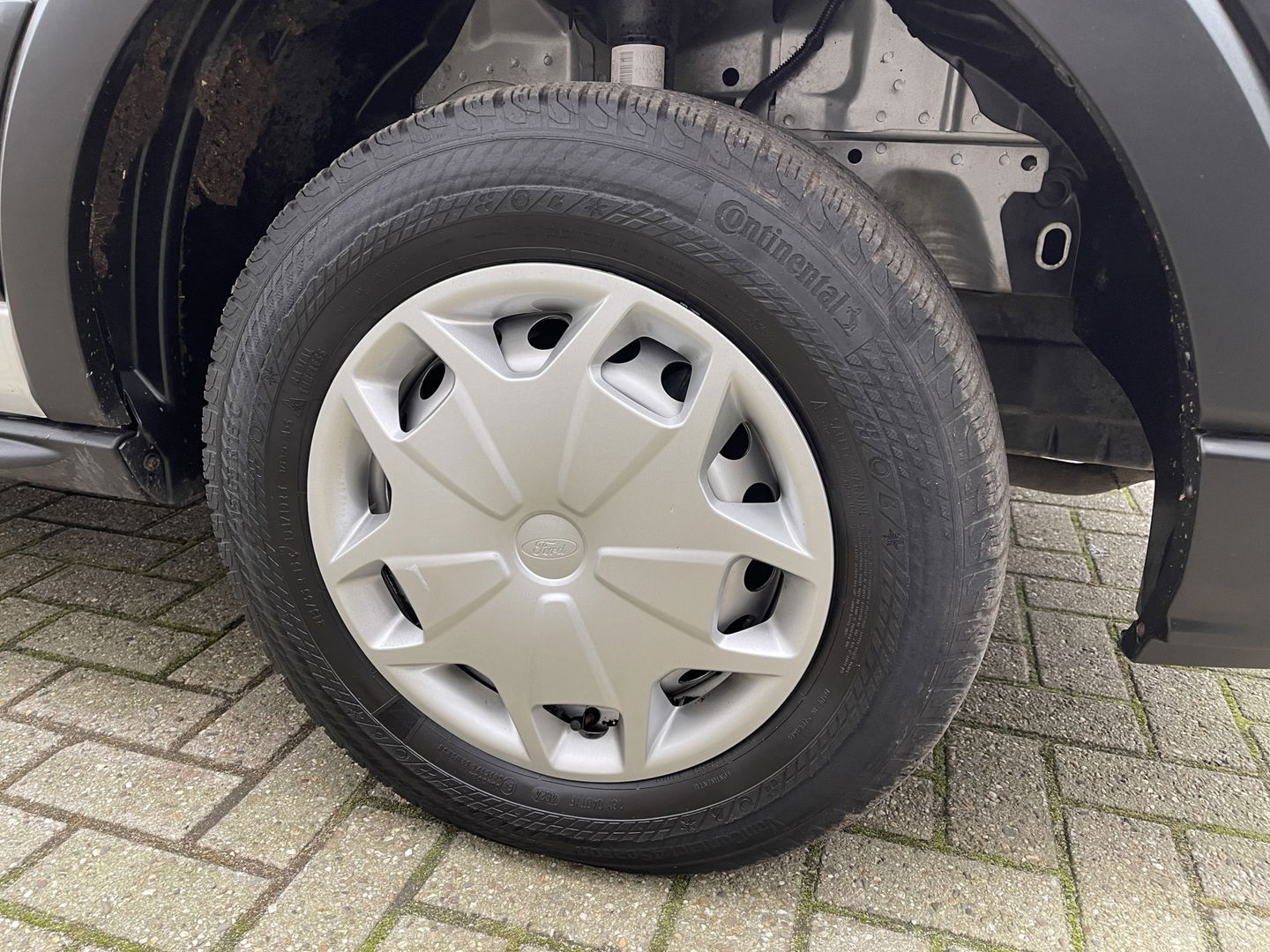 Ford Transit 310 2.0 TDCI 130pk / L3H2 Trend / volledig ingerichte Sortimo laadruimte met omvormer / vaste prijs rijklaar € 19.950 ex btw / lease vanaf € 336 / trekhaak / camera / airco / cruise / navi