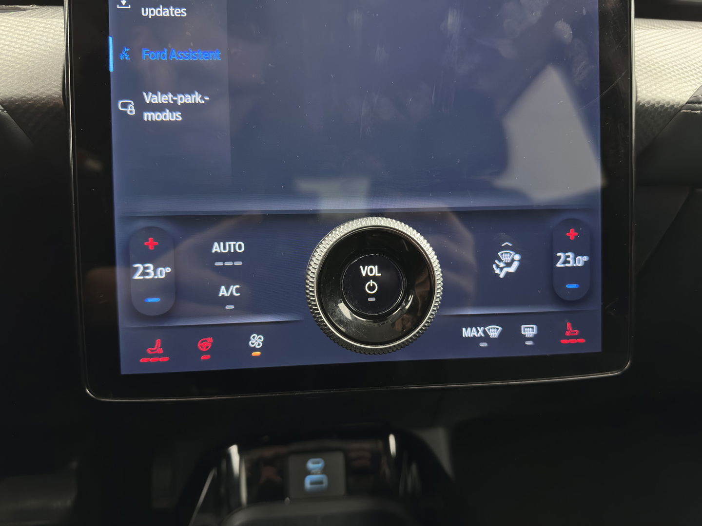 Ford Mustang Mach-E RWD 75 kWh (3-Fase) (INCL-BTW) Aut. *LUXURY-LEATHER | FULL-LED | DAB | DIGI-COCKPIT | KEYLESS | NAVI-FULLMAP | CARPLAY | HEATED-COMFORTSEATS | TOPVIEW | ADAPTIVE-CRUISE | PRIVACY-GLASS | 18'' ALU*