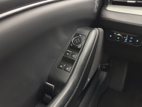 Ford Mustang Mach-E RWD 75 kWh (3-Fase) (INCL-BTW) Aut. *LUXURY-LEATHER | FULL-LED | DAB | DIGI-COCKPIT | KEYLESS | NAVI-FULLMAP | CARPLAY | HEATED-COMFORTSEATS | TOPVIEW | ADAPTIVE-CRUISE | PRIVACY-GLASS | 18'' ALU*