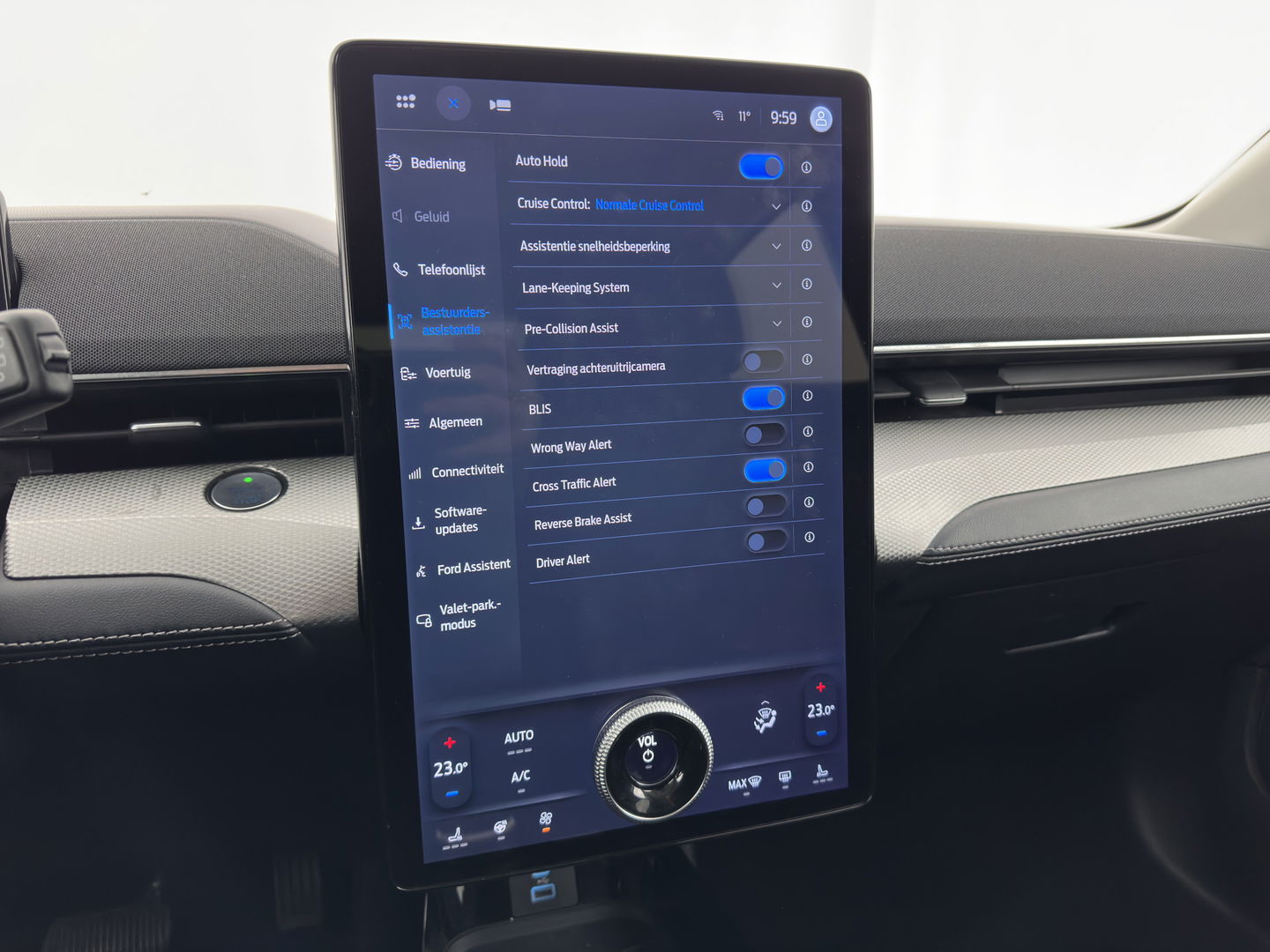 Ford Mustang Mach-E RWD 75 kWh (3-Fase) (INCL-BTW) Aut. *LUXURY-LEATHER | FULL-LED | DAB | DIGI-COCKPIT | KEYLESS | NAVI-FULLMAP | CARPLAY | HEATED-COMFORTSEATS | TOPVIEW | ADAPTIVE-CRUISE | PRIVACY-GLASS | 18'' ALU*