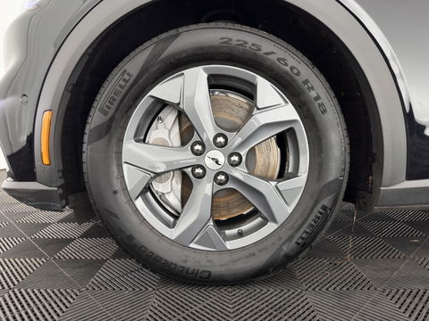 Ford Mustang Mach-E RWD 75 kWh (3-Fase) (INCL-BTW) Aut. *LUXURY-LEATHER | FULL-LED | DAB | DIGI-COCKPIT | KEYLESS | NAVI-FULLMAP | CARPLAY | HEATED-COMFORTSEATS | TOPVIEW | ADAPTIVE-CRUISE | PRIVACY-GLASS | 18'' ALU*