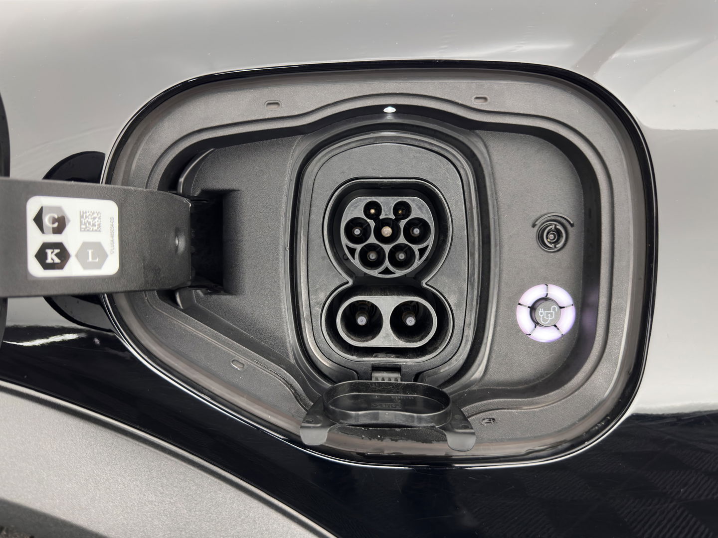 Ford Mustang Mach-E RWD 75 kWh (3-Fase) (INCL-BTW) Aut. *LUXURY-LEATHER | FULL-LED | DAB | DIGI-COCKPIT | KEYLESS | NAVI-FULLMAP | CARPLAY | HEATED-COMFORTSEATS | TOPVIEW | ADAPTIVE-CRUISE | PRIVACY-GLASS | 18'' ALU*