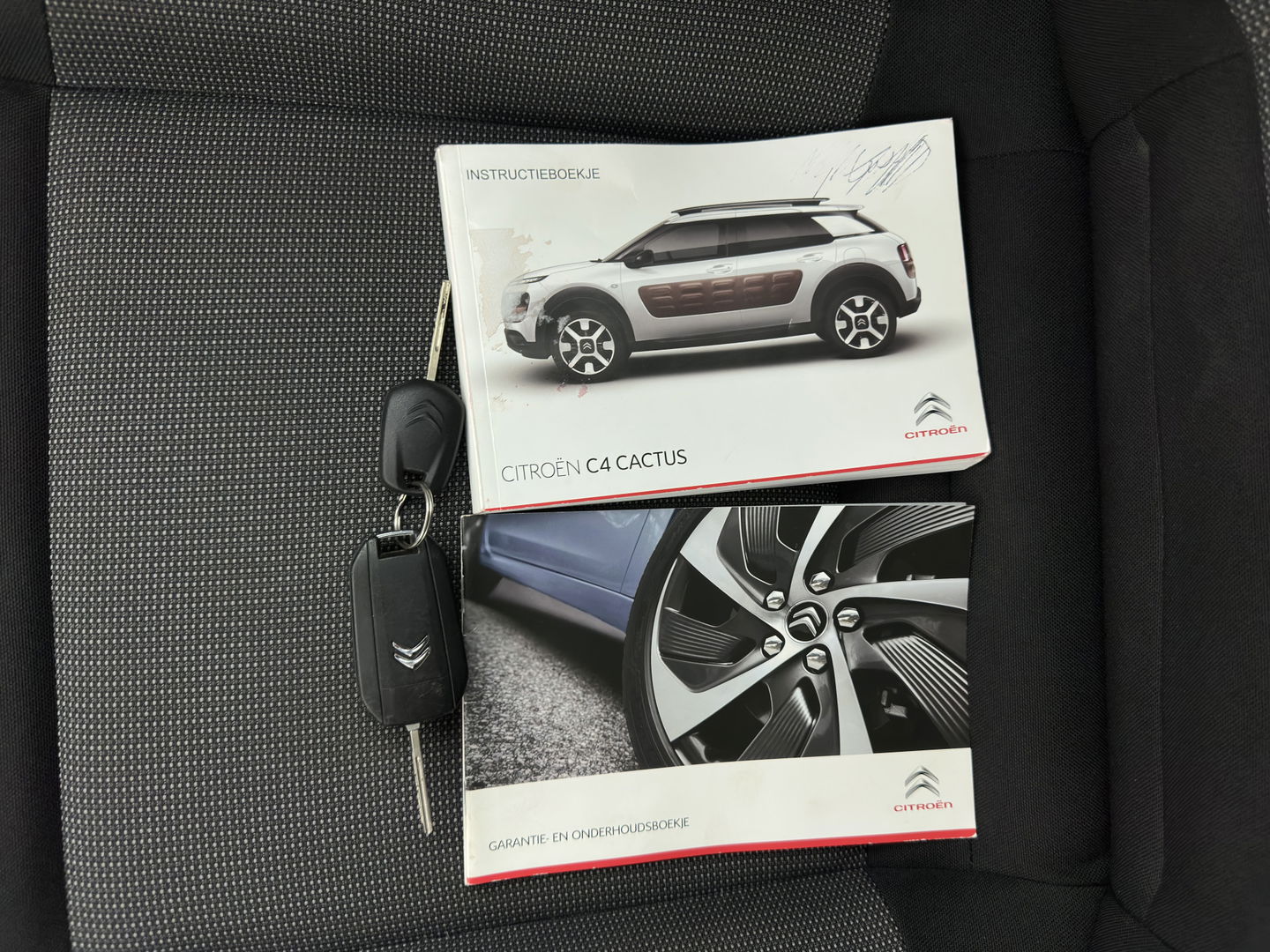 Citroën C4 Cactus 1.6 BlueHDi Feel *NAVI-FULLMAP | COMFORT-SEATS | ECC | PDC | DIGI-COCKPIT | CRUISE *