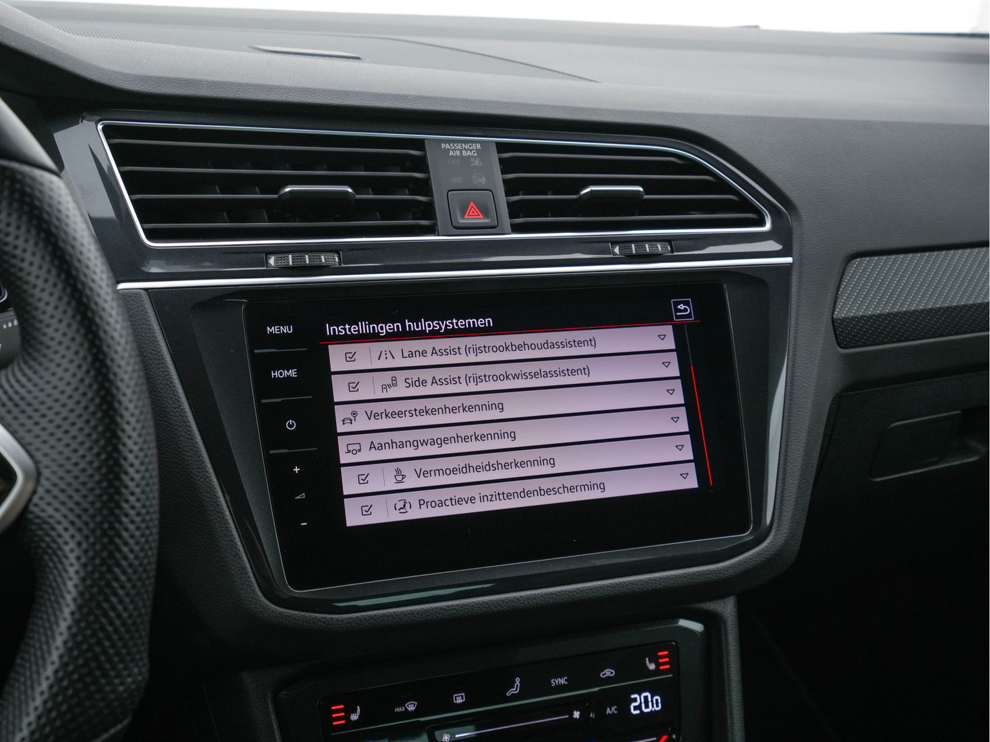 Volkswagen Tiguan 1.4 TSI R-Line Business+ (Plug-in) (INCL-BTW) Aut. *PANO | FULL-LED | ADAPTIVE-CRUISE | DIGI-COCKPIT | HEATED-COMFORTSEATS | NAV-FULLMAP | DAB+ | TOWBAR | PRIVACY-GLASS | ECC | PDC | 19''ALU