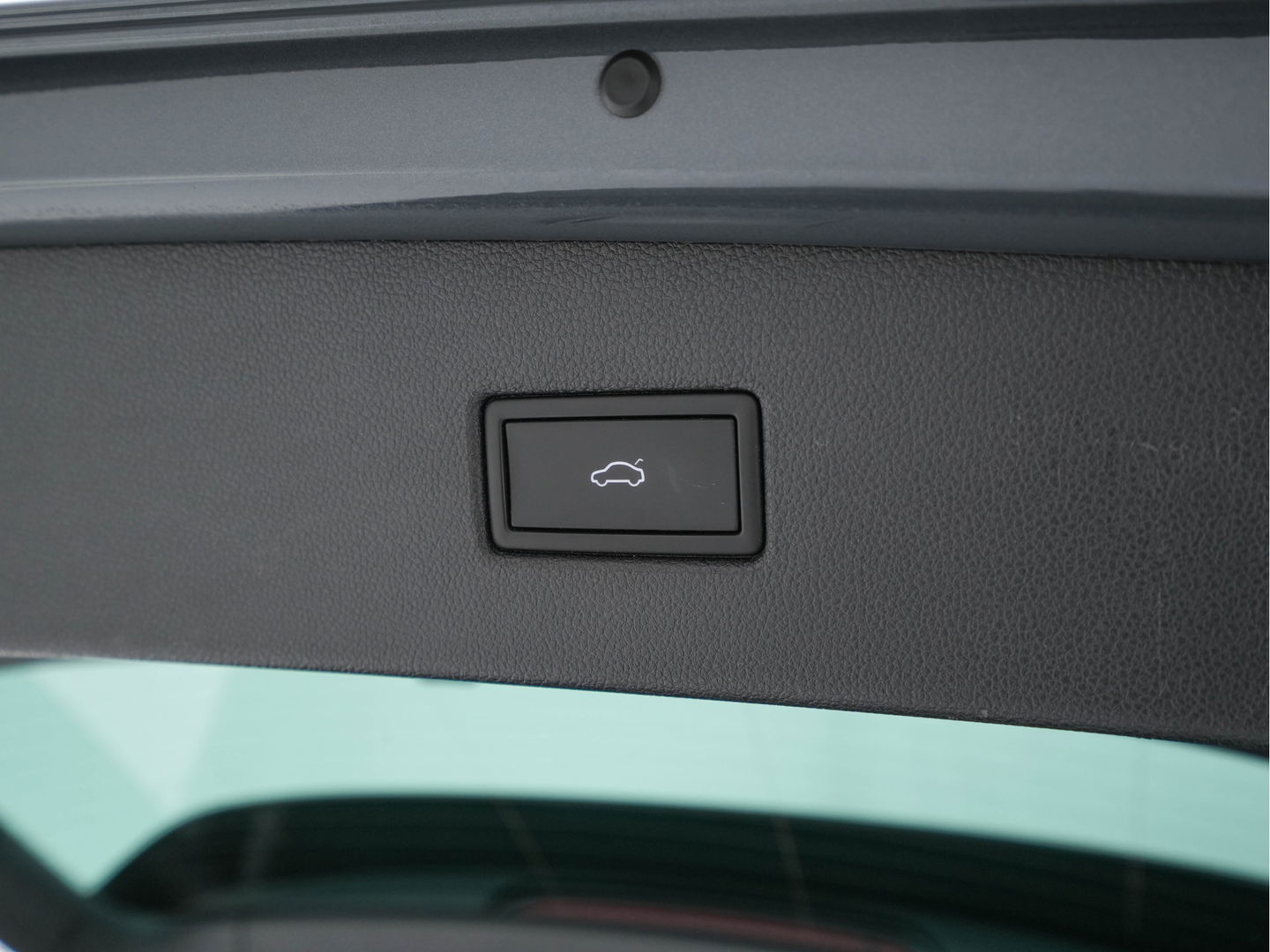 Volkswagen Tiguan 1.4 TSI R-Line Business+ (Plug-in) (INCL-BTW) Aut. *PANO | FULL-LED | ADAPTIVE-CRUISE | DIGI-COCKPIT | HEATED-COMFORTSEATS | NAV-FULLMAP | DAB+ | TOWBAR | PRIVACY-GLASS | ECC | PDC | 19''ALU