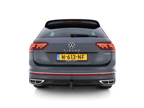 Volkswagen Tiguan 1.4 TSI R-Line Business+ (Plug-in) (INCL-BTW) Aut. *PANO | FULL-LED | ADAPTIVE-CRUISE | DIGI-COCKPIT | HEATED-COMFORTSEATS | NAV-FULLMAP | DAB+ | TOWBAR | PRIVACY-GLASS | ECC | PDC | 19''ALU