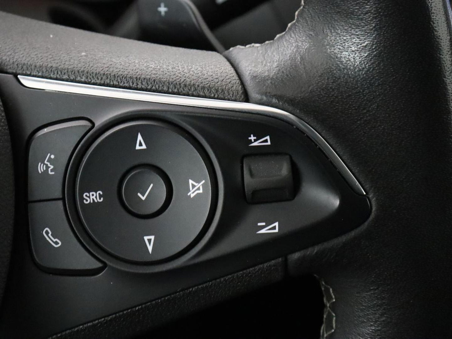 Opel Grandland X 1.6 Turbo Hybrid Ultimate | Stoelventilatie | Leder | 360 Camera | Carplay | Keyless | 19'' | Navigatie | Full LED | Parkeerhulp | Stoelverwarming | PHEV | Plug In