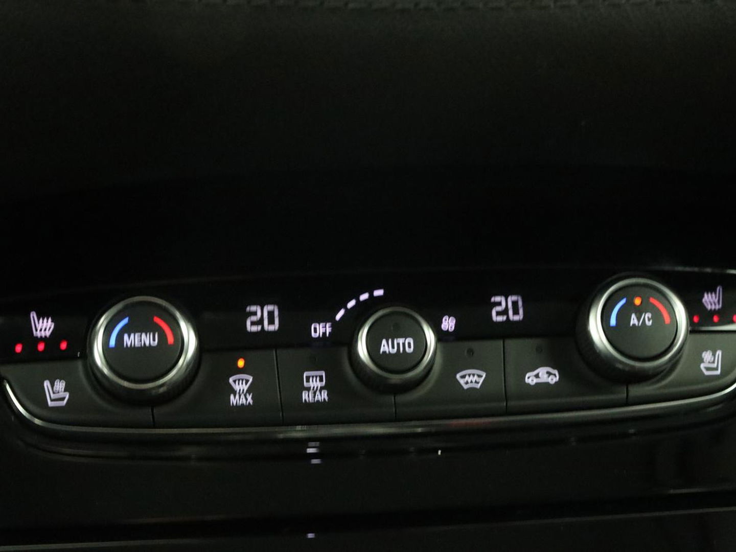 Opel Grandland X 1.6 Turbo Hybrid Ultimate | Stoelventilatie | Leder | 360 Camera | Carplay | Keyless | 19'' | Navigatie | Full LED | Parkeerhulp | Stoelverwarming | PHEV | Plug In