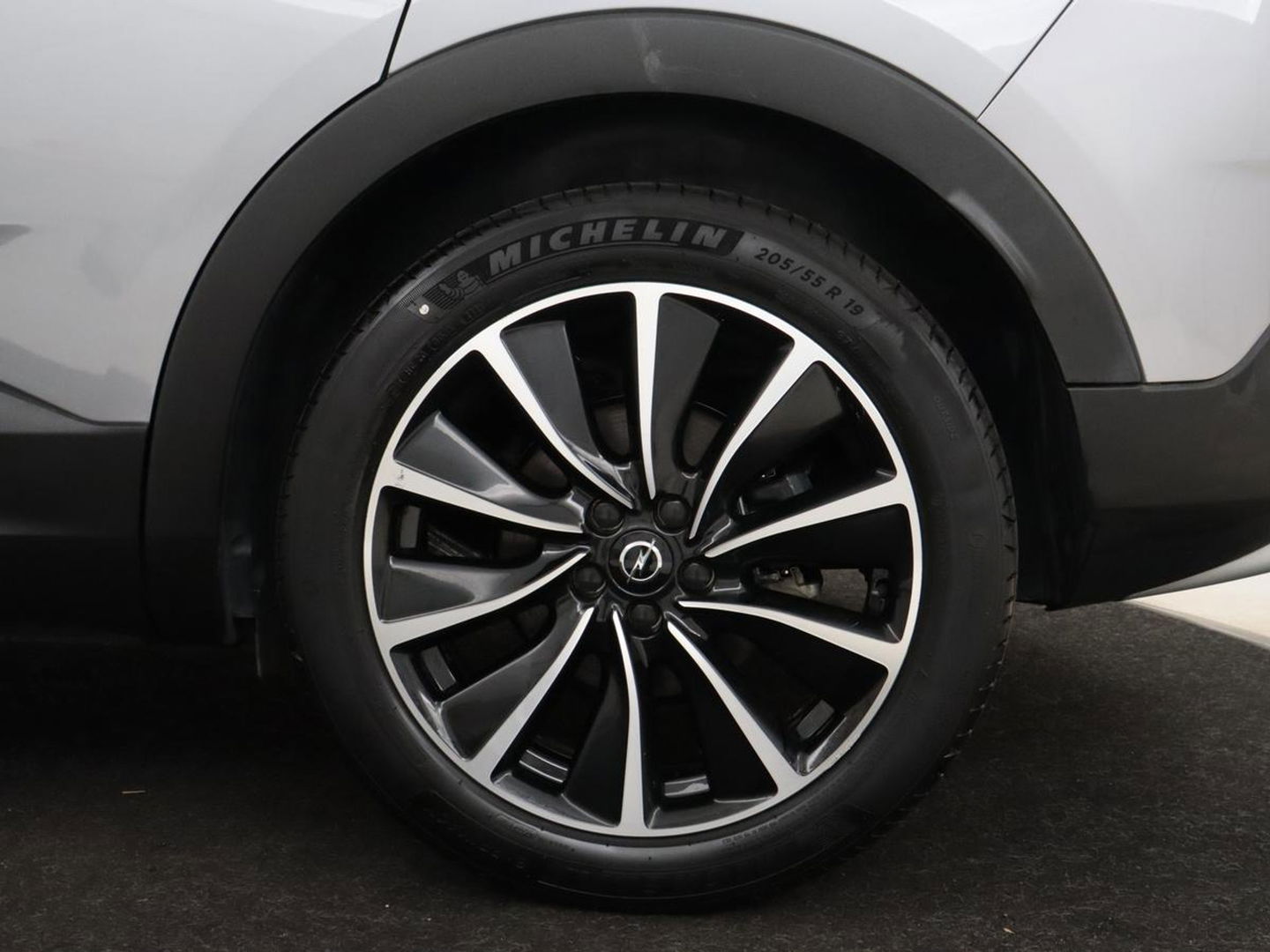 Opel Grandland X 1.6 Turbo Hybrid Ultimate | Stoelventilatie | Leder | 360 Camera | Carplay | Keyless | 19'' | Navigatie | Full LED | Parkeerhulp | Stoelverwarming | PHEV | Plug In