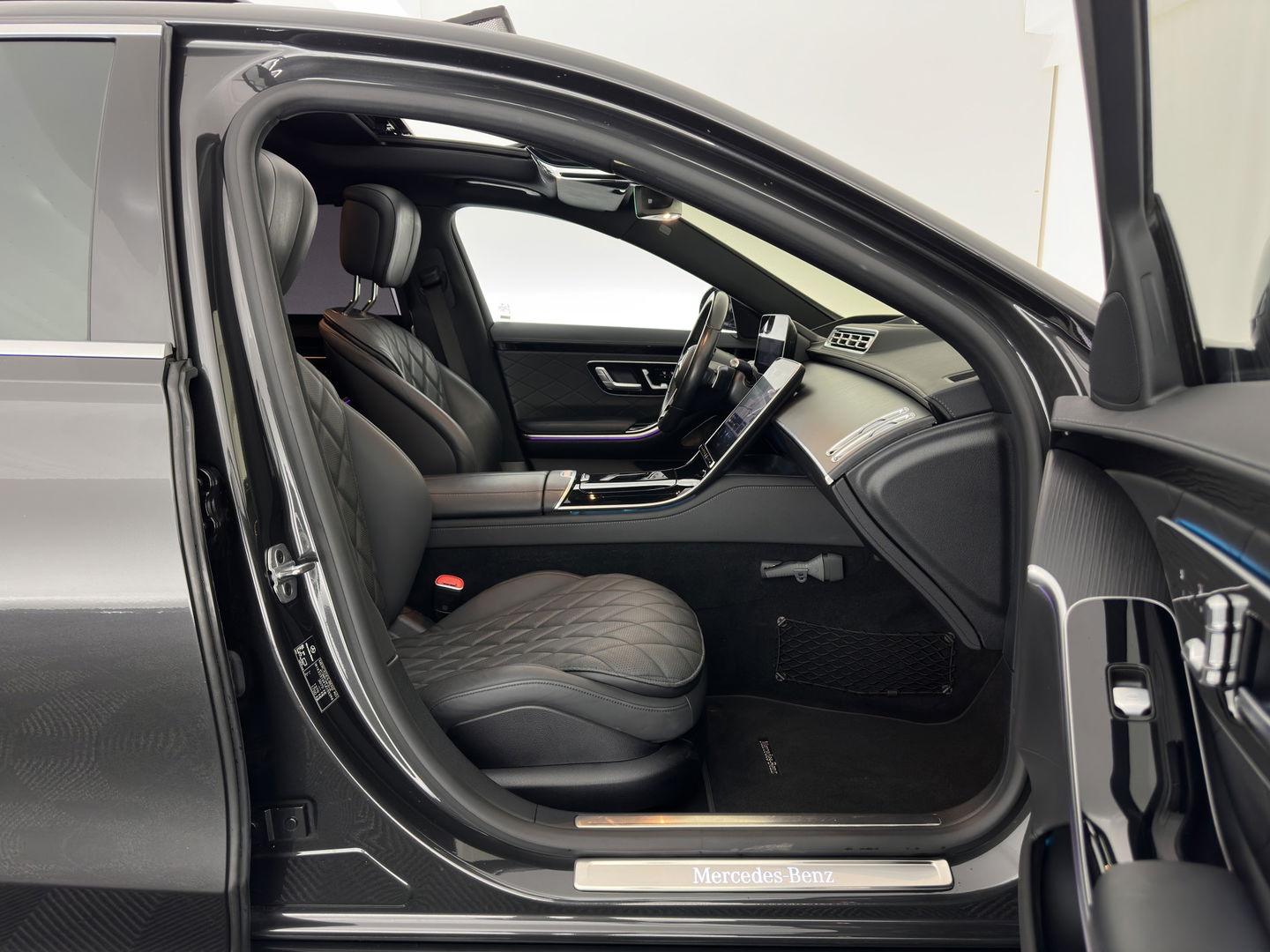 Mercedes-Benz S-Klasse 580 e 4MATIC Lang [ Plug-In ] (INCL-BTW) Aut. *PANO | NAVI-FULLMAP | DISTRONIC | BURMESTER-AUDIO | TOP-VIEW | KEYLESS | FULL-LED | DIGITAL-COCKPIT | AMBIENT-LIGHT | HEATED/VENTILATED-SEATS |...*