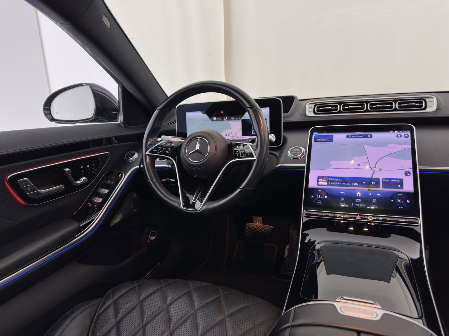 Mercedes-Benz S-Klasse 580 e 4MATIC Lang [ Plug-In ] (INCL-BTW) Aut. *PANO | NAVI-FULLMAP | DISTRONIC | BURMESTER-AUDIO | TOP-VIEW | KEYLESS | FULL-LED | DIGITAL-COCKPIT | AMBIENT-LIGHT | HEATED/VENTILATED-SEATS |...*