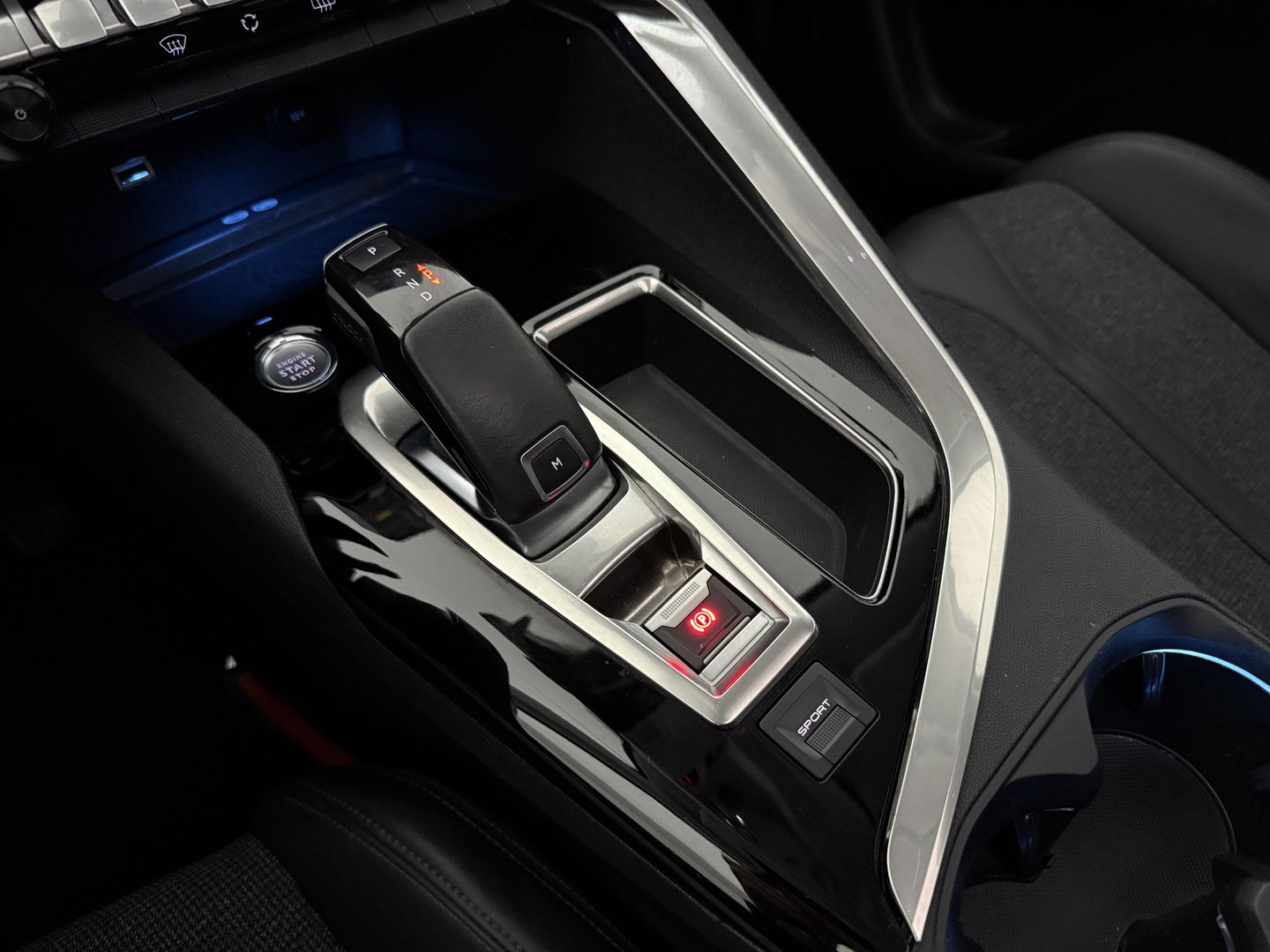 Peugeot 3008 1.2 PureTech | Pano | Virtual | Sfeer | Camera | Carplay | Trekh. | Keyless | NAP