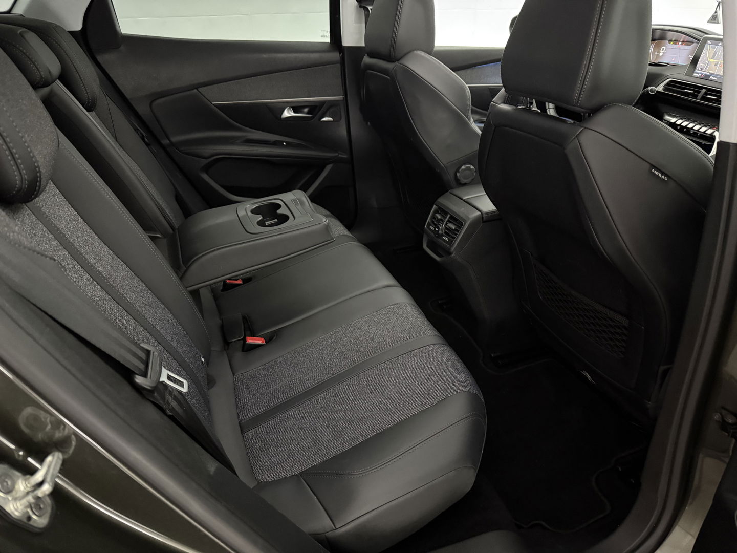 Peugeot 3008 1.2 PureTech | Pano | Virtual | Sfeer | Camera | Carplay | Trekh. | Keyless | NAP