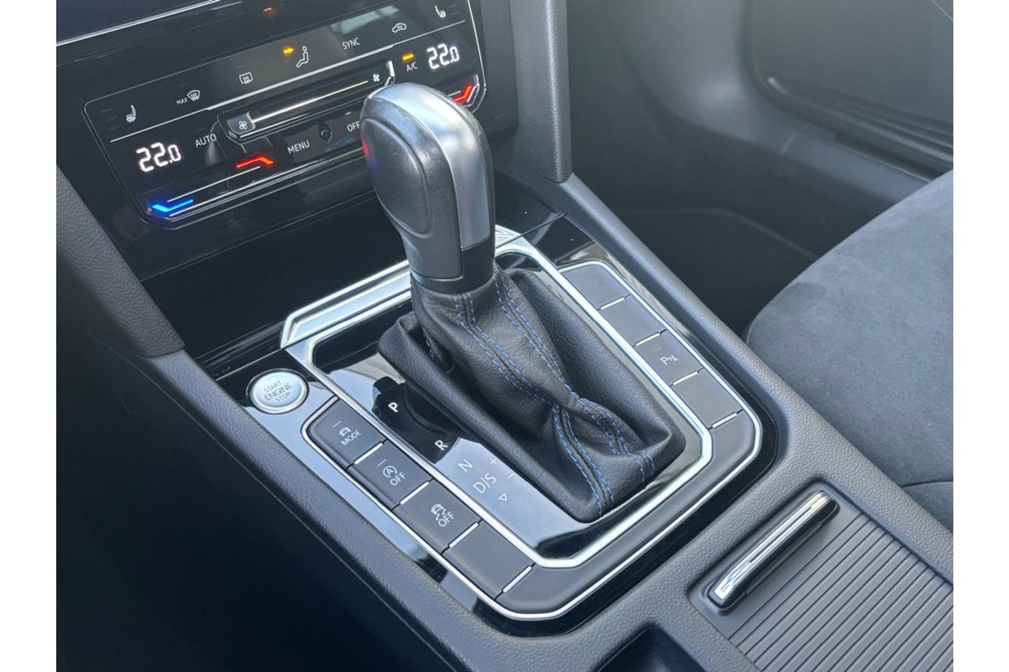 Volkswagen Arteon Shooting Brake 2.0 TSI R 320PK AUTOMAAT 4MOTION PANORAMA HEADUP.