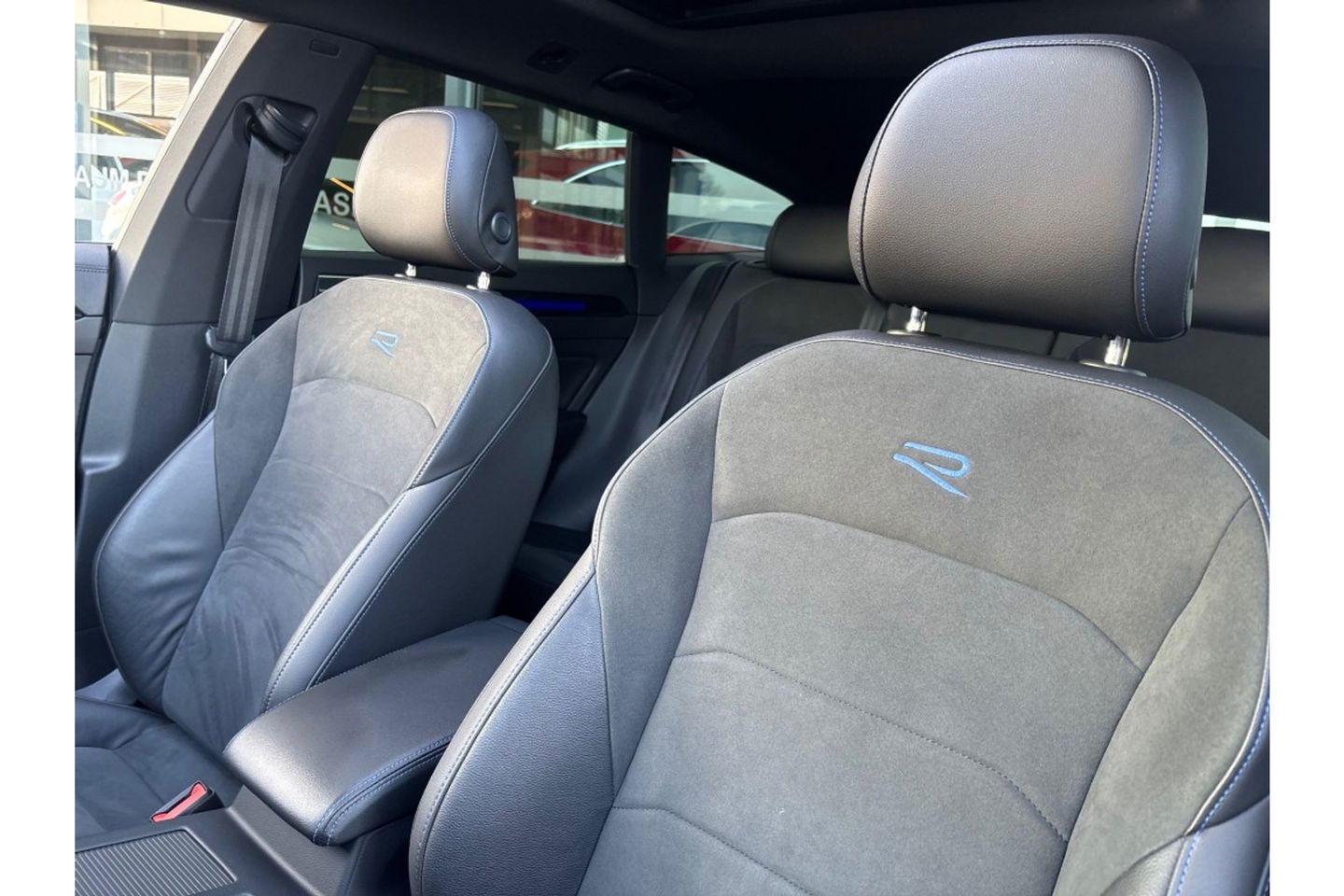 Volkswagen Arteon Shooting Brake 2.0 TSI R 320PK AUTOMAAT 4MOTION PANORAMA HEADUP.