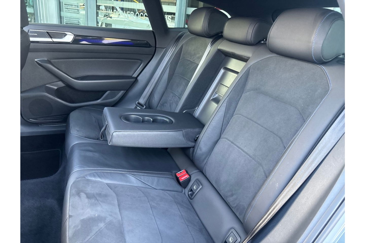 Volkswagen Arteon Shooting Brake 2.0 TSI R 320PK AUTOMAAT 4MOTION PANORAMA HEADUP.