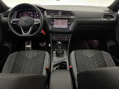 Volkswagen Tiguan 1.4 TSI eHybrid R-Line | SOH 99% | Pano | Sfeer | Adap. Cruise | Virtual | Stoel/Stuur verw. | Trekh. | Camera | Carplay