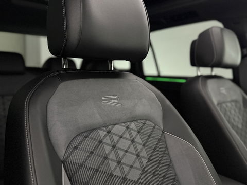 Volkswagen Tiguan 1.4 TSI eHybrid R-Line | SOH 99% | Pano | Sfeer | Adap. Cruise | Virtual | Stoel/Stuur verw. | Trekh. | Camera | Carplay