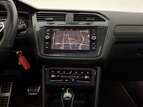 Volkswagen Tiguan 1.4 TSI eHybrid R-Line | SOH 99% | Pano | Sfeer | Adap. Cruise | Virtual | Stoel/Stuur verw. | Trekh. | Camera | Carplay