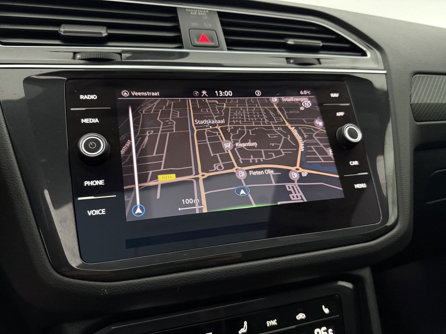 Volkswagen Tiguan 1.4 TSI eHybrid R-Line | SOH 99% | Pano | Sfeer | Adap. Cruise | Virtual | Stoel/Stuur verw. | Trekh. | Camera | Carplay