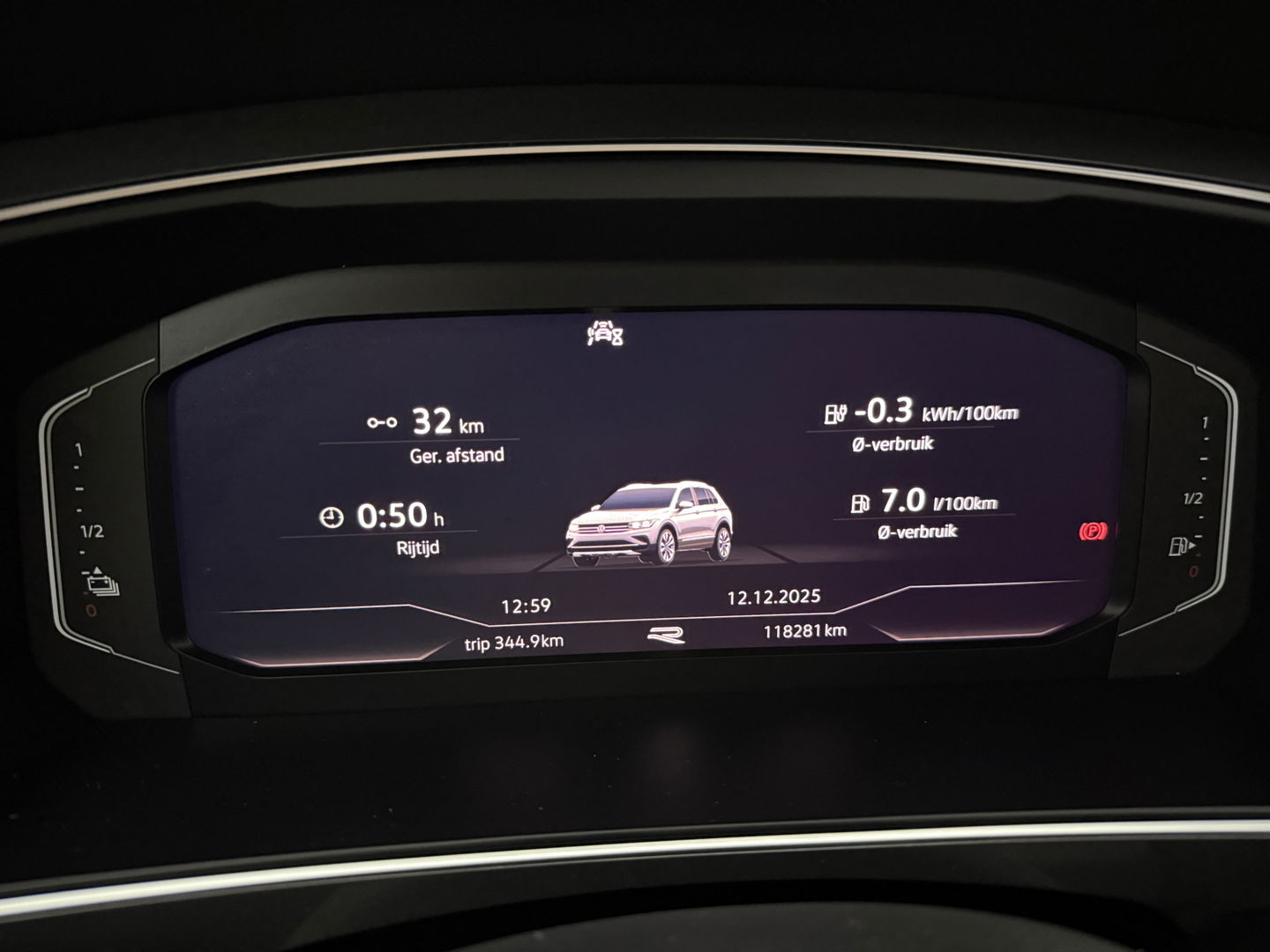 Volkswagen Tiguan 1.4 TSI eHybrid R-Line | SOH 99% | Pano | Sfeer | Adap. Cruise | Virtual | Stoel/Stuur verw. | Trekh. | Camera | Carplay