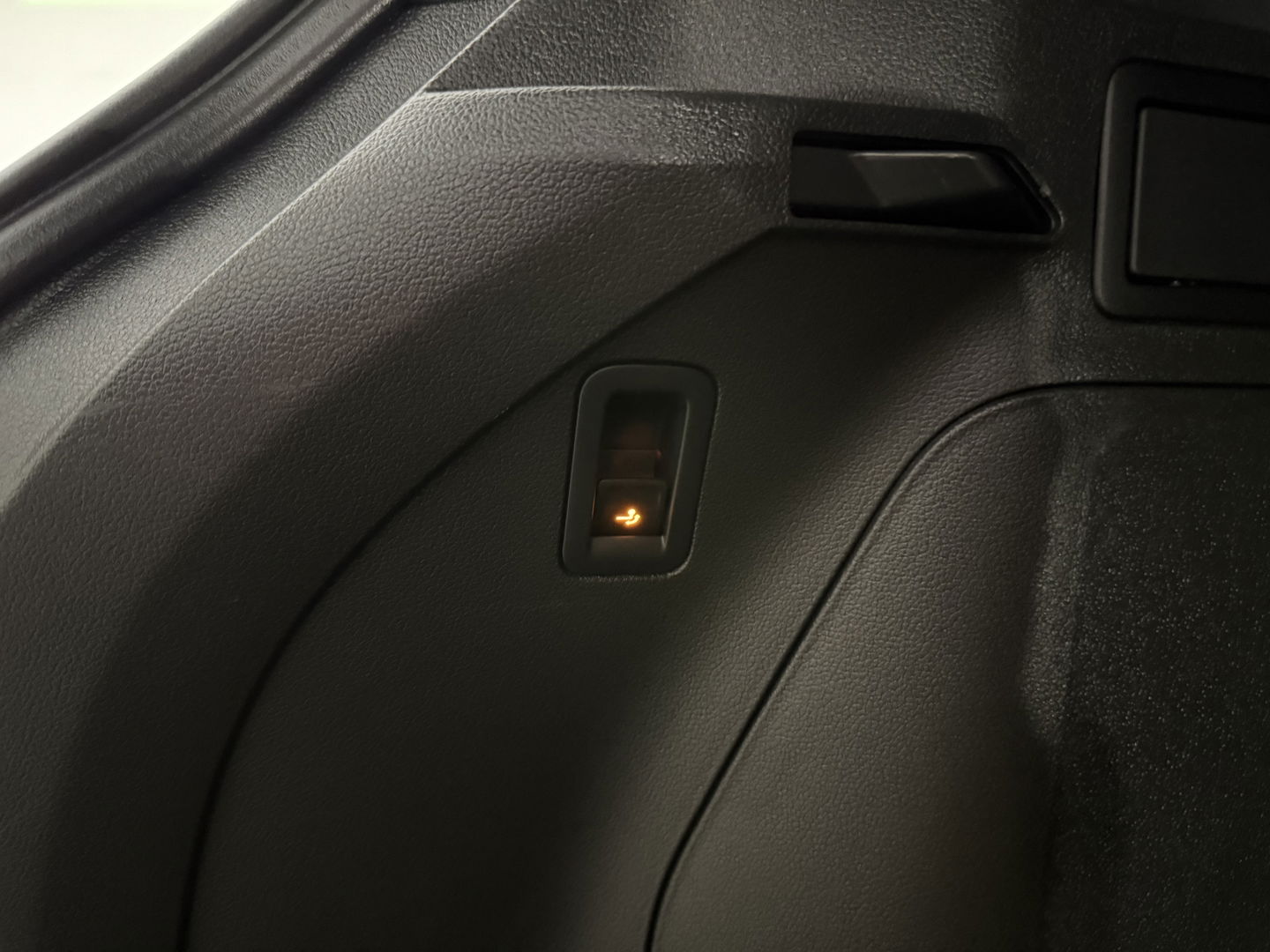 Volkswagen Tiguan 1.4 TSI eHybrid R-Line | SOH 99% | Pano | Sfeer | Adap. Cruise | Virtual | Stoel/Stuur verw. | Trekh. | Camera | Carplay