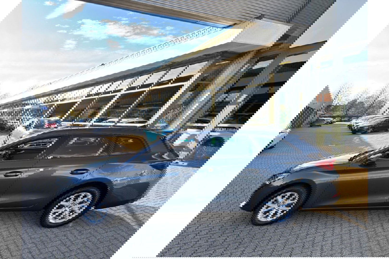 SEAT Leon 1.0 ETSI STYLE AUTOMAAT NAVI-CARPLAY WINTERPACK PDC-CAMERA.