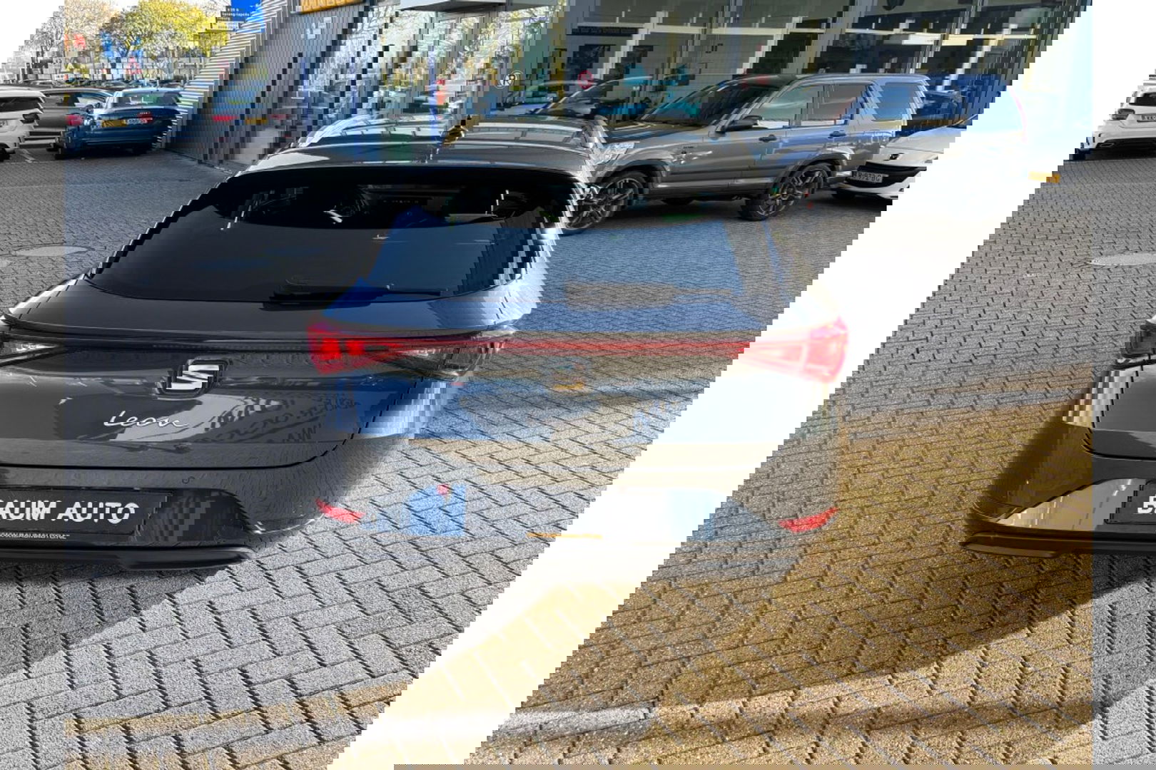 SEAT Leon 1.0 ETSI STYLE AUTOMAAT NAVI-CARPLAY WINTERPACK PDC-CAMERA.