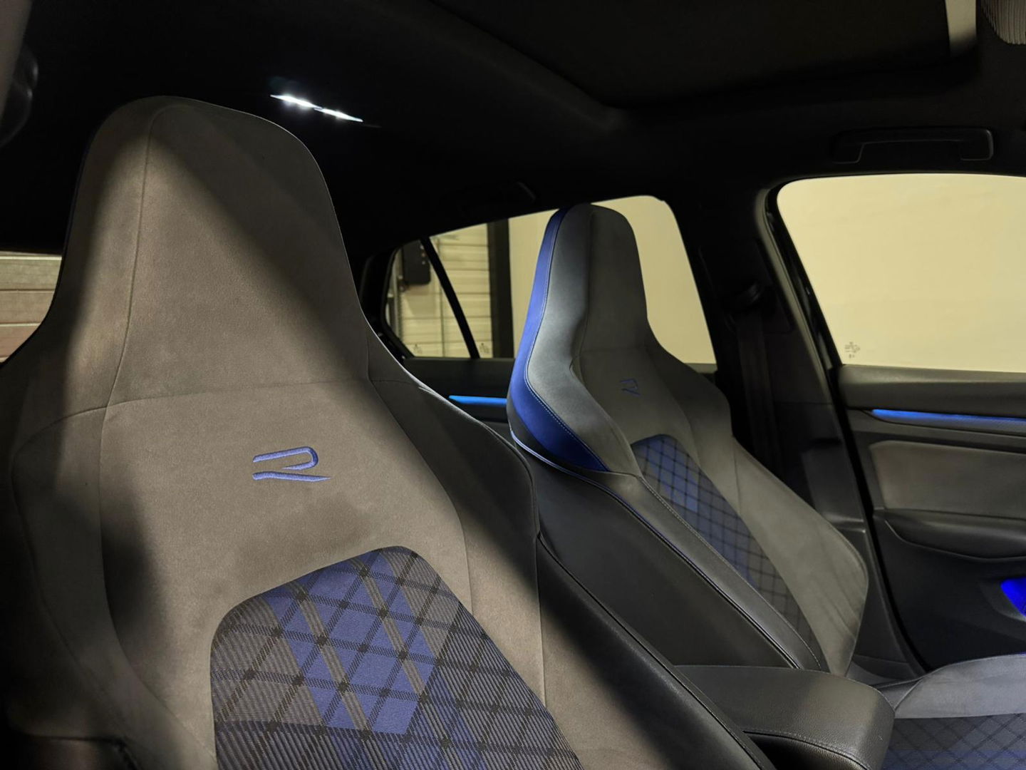 Volkswagen Golf 2.0 TSI 4Motion R PANO KEYLESS HUD