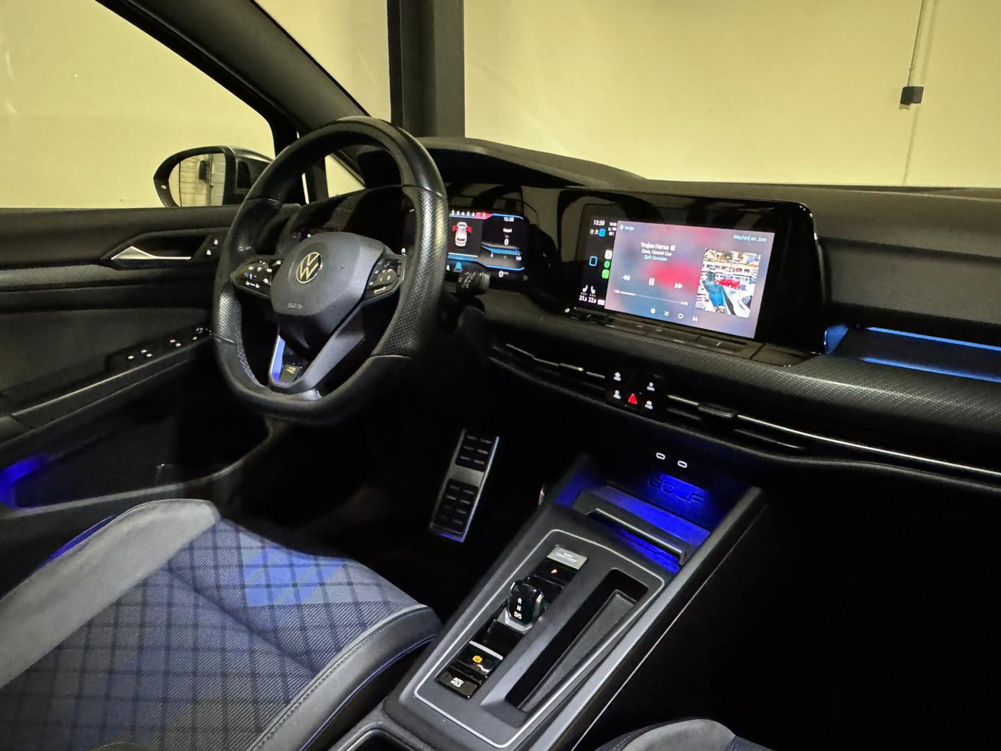 Volkswagen Golf 2.0 TSI 4Motion R PANO KEYLESS HUD