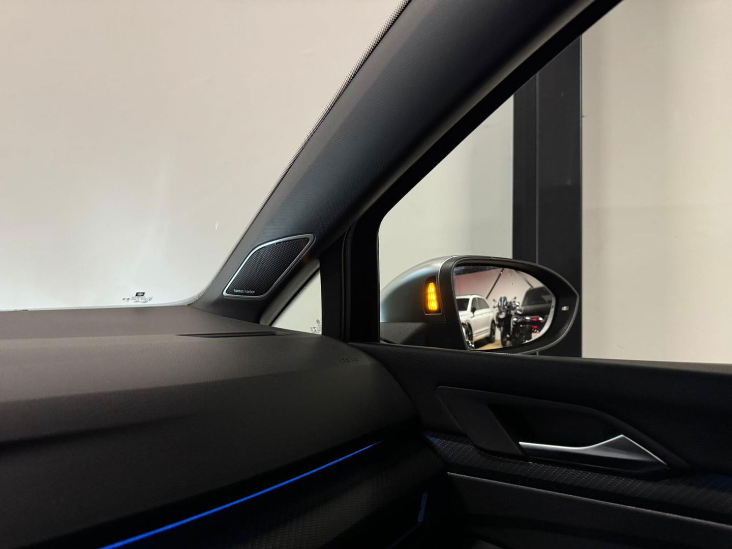 Volkswagen Golf 2.0 TSI 4Motion R PANO KEYLESS HUD