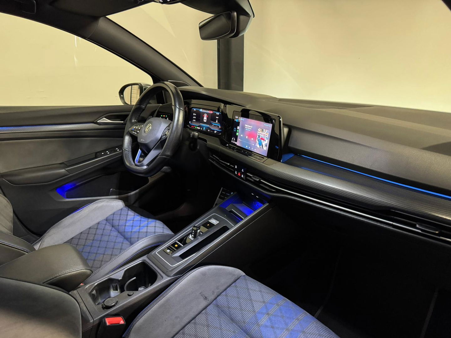 Volkswagen Golf 2.0 TSI 4Motion R PANO KEYLESS HUD