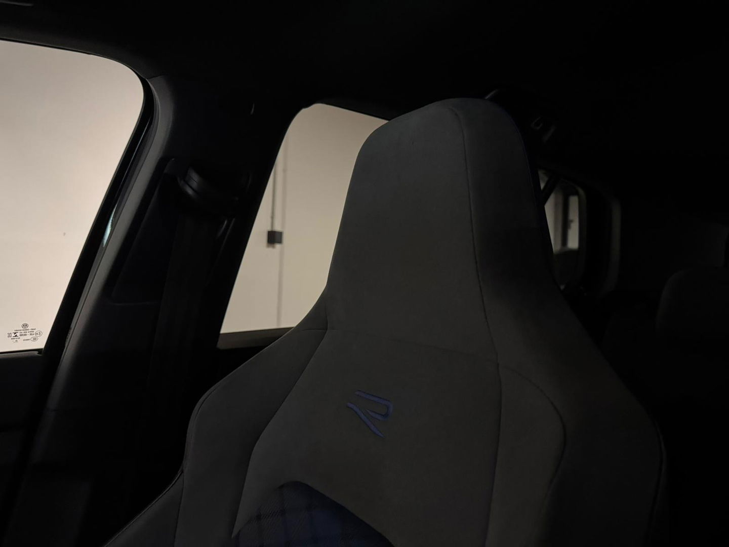 Volkswagen Golf 2.0 TSI 4Motion R PANO KEYLESS HUD